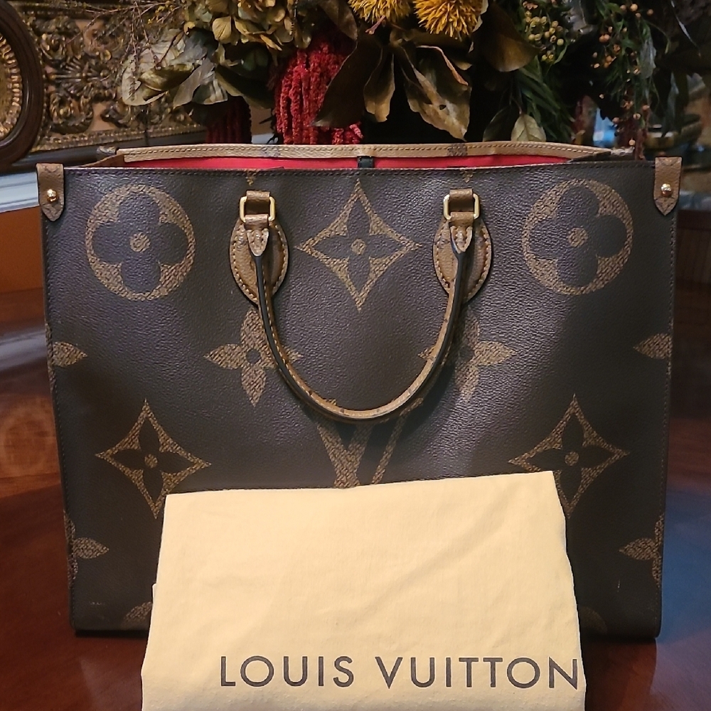 Louis Vuitton Monogram Giant On The Go GM Tote/Shoulder Bag - Picture 2 of 9